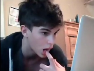 plays cute gayxxx